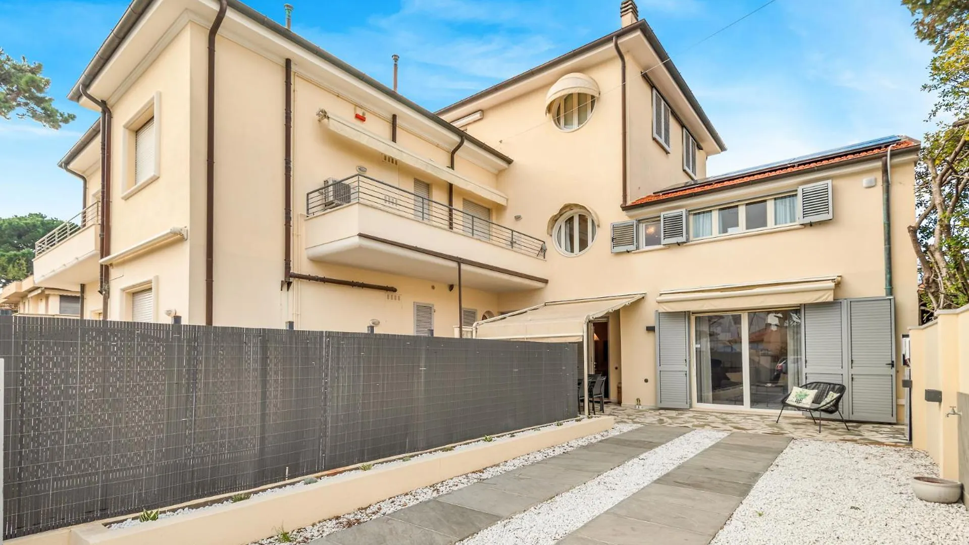 Holiday Home Daniela, Cozy Villa In Lido Di Camaiore Near The Beach 0*,  Italien